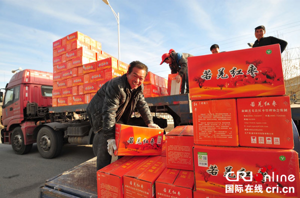 图片默认标题_fororder_4、老百姓喜迎丰收（若羌县委宣传部---供图）