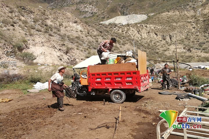 突发转载：（导航甘孜，移动端）金沙江形成堰塞湖3小时下游水位下降0.77m 甘孜转移近万人