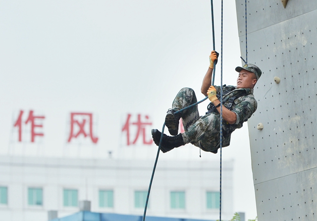 （文末有封面图）【与军运同行】【强军风采—图片】锻造中国顶尖特种兵