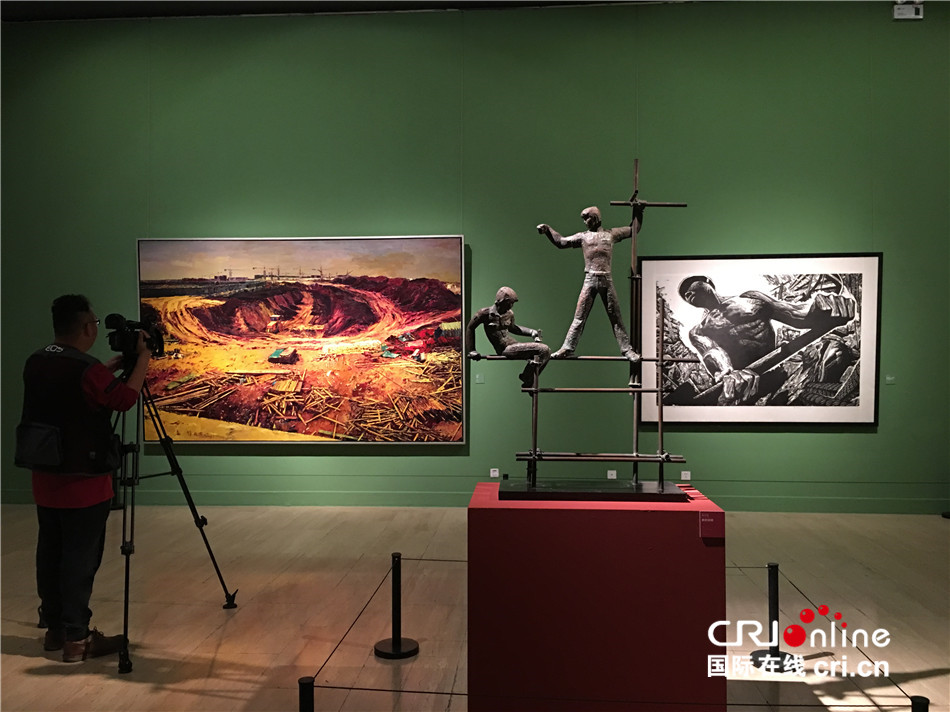 图片默认标题_fororder_东方风来满眼春——中国美术馆典藏精品展作品陈列