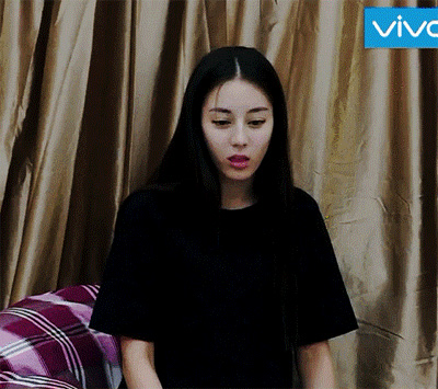真女神才敢素颜：景甜当众洗脸 赵丽颖秒变学生