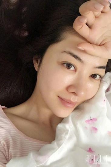 真女神才敢素颜：景甜当众洗脸 赵丽颖秒变学生