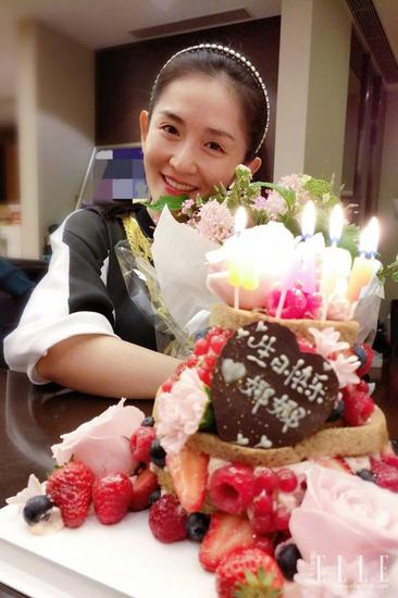 真女神才敢素颜：景甜当众洗脸 赵丽颖秒变学生
