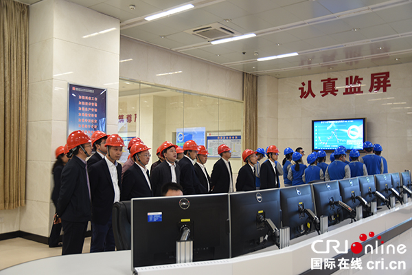 图片默认标题_fororder_各界人士参加电脑中心地（摄影--徐琴）