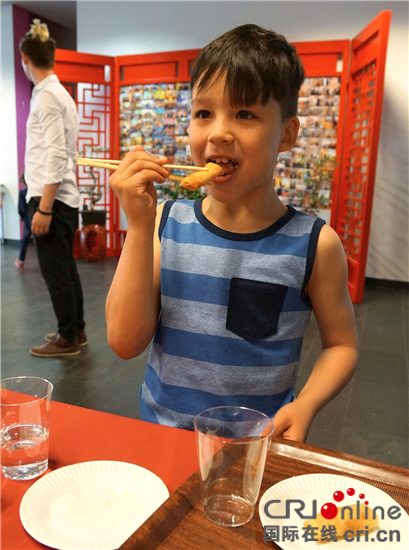 柏林小学生在中国文化中心过 六一