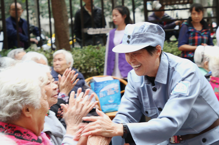 【上海】【供稿】【图片新闻】送温暖迎重阳 上海市杨浦区怡安养老院慰问演出活动举行