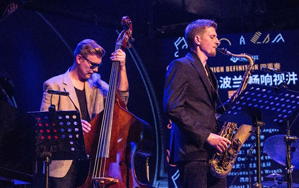 图片默认标题_fororder_演出现场（成都青羊少城视井文创产业园区-供图）-(2)