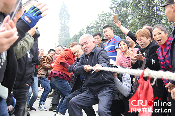 图片默认标题_fororder_拔河比赛（摄影-胡倩滢）