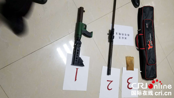图片默认标题_fororder_收缴的射钉枪（朝天森林公安局供图）