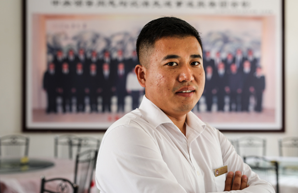 图片默认标题_fororder_05年轻的严连拴常常畅想属于小岗村的美好未来。摄影:李晋