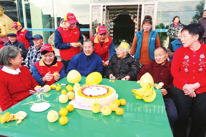 吉林省各地各部门举办丰富多彩的重阳节活动