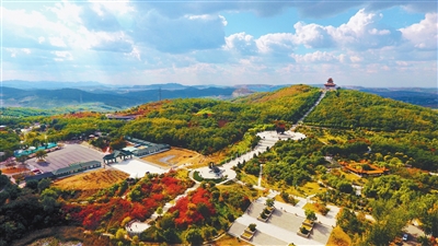 辽阳龙石风景旅游区每年接待游客达100多万人次
