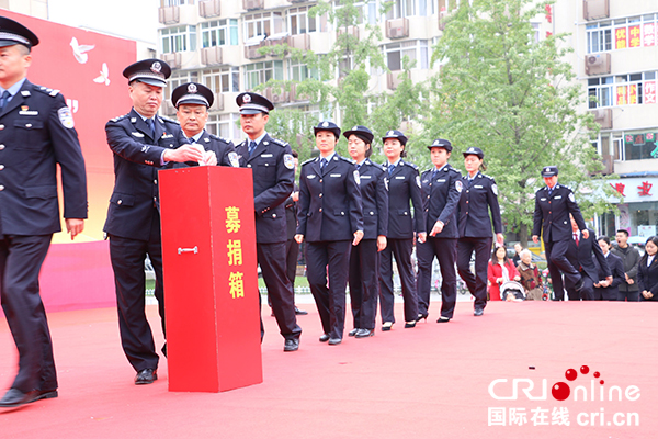 图片默认标题_fororder_捐款现场3