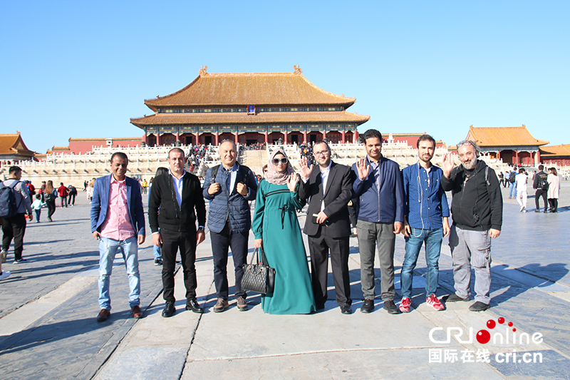组图：“第六季丝路名人中国行”走进北京故宫 感受中国传统文化