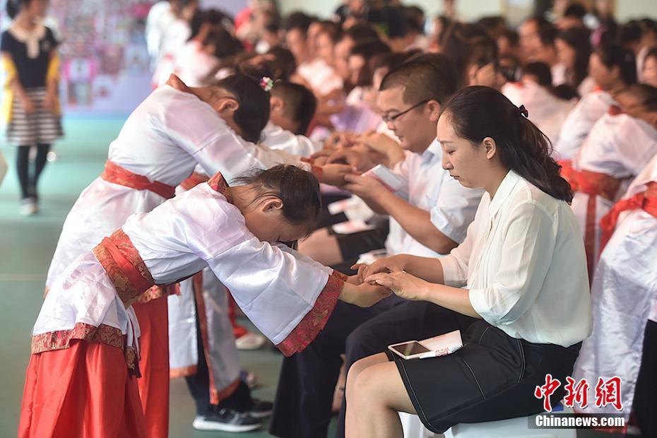 南京汉服成童礼助学子成长