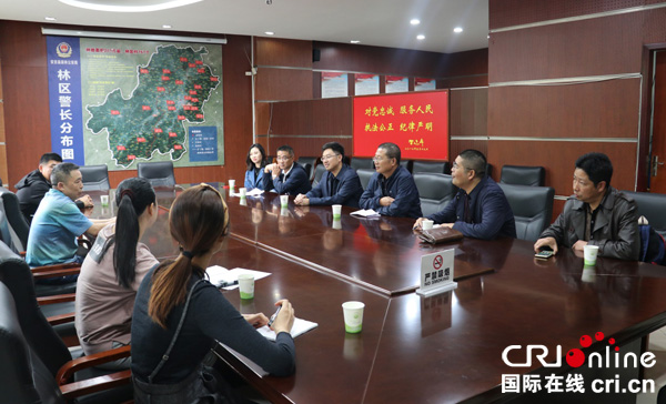 图片默认标题_fororder_考察组一行考察浙江安吉县竹产业座谈会