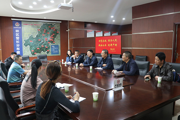 图片默认标题_fororder_考察组一行考察浙江安吉县竹产业座谈会