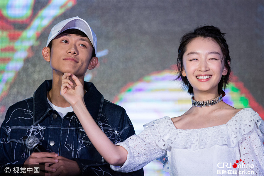 twins演唱会公开接吻表白
