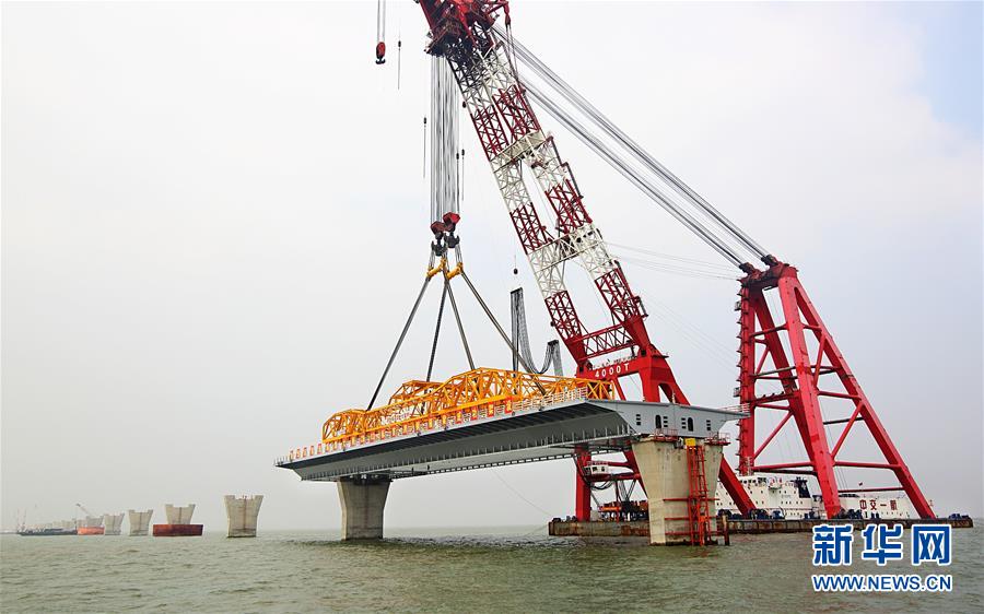 伶仃洋上造桥 大海深处“穿针”——港珠澳大桥9年建设大事记