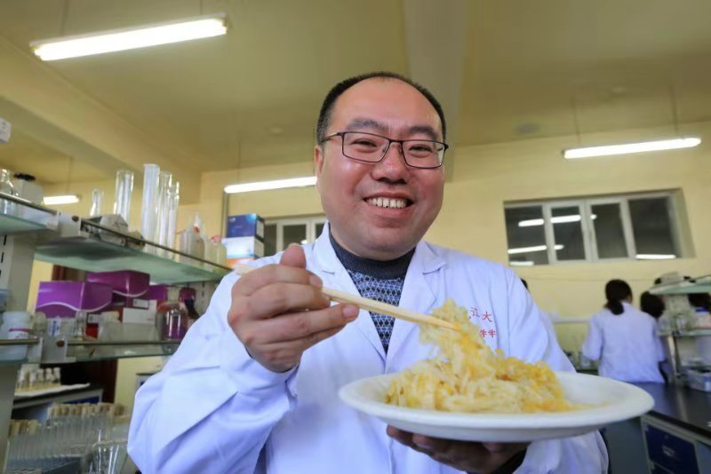 “酸菜教授”提醒:腌酸菜加西红柿鲜脆又营养 “酸菜教授”提醒:腌酸菜加西红柿鲜脆又营养