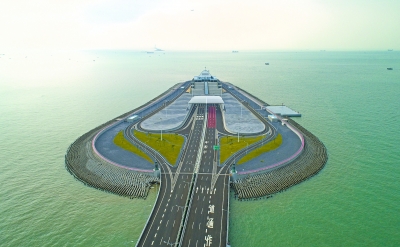 港珠澳大桥工程六成武汉造 近20家企业参与设计和建设