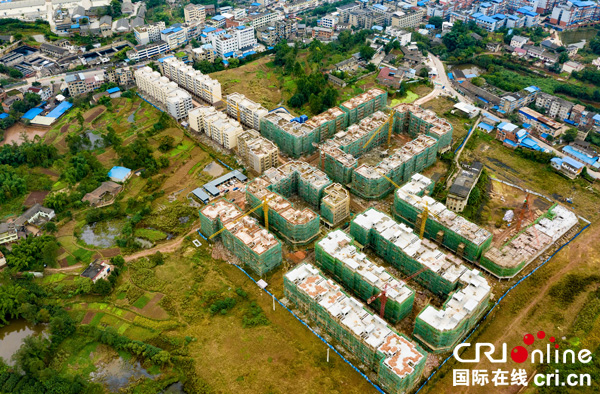 图片默认标题_fororder_4正在加紧施工的长山镇人和安置小区（摄影-廖志全）