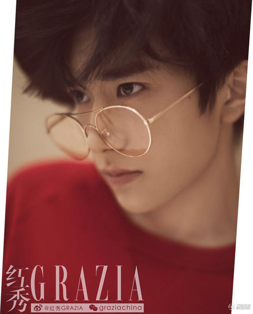 易烊千玺关晓彤登封面 正能量实力派偶像 - 国