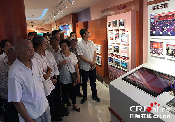 图片默认标题_fororder_参观新华家园党史教育基地（温江区万春镇-供图）