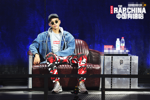 《中国有嘻哈》60秒rap考核 吴亦凡再飙术语