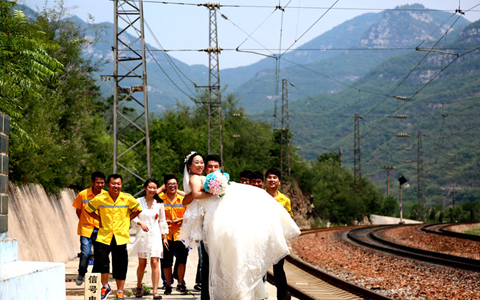 河南大山里的特殊婚礼