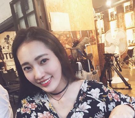 余文乐首晒女友美照秀恩爱 富二代女友笑容甜