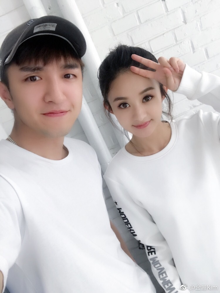 赵丽颖与"楚乔传"男星合影 星月cp撒狗粮