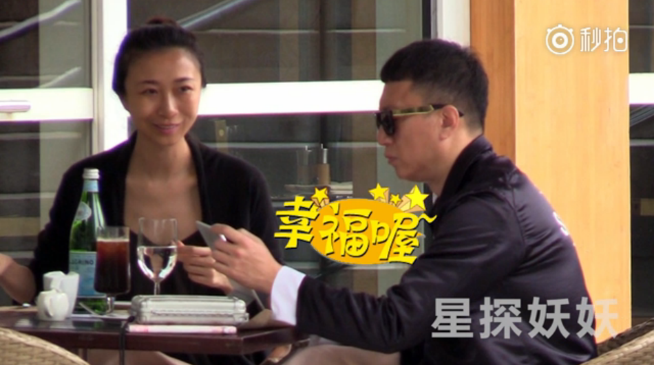 孙红雷携老婆会见好友 孕肚明显坐等当爸