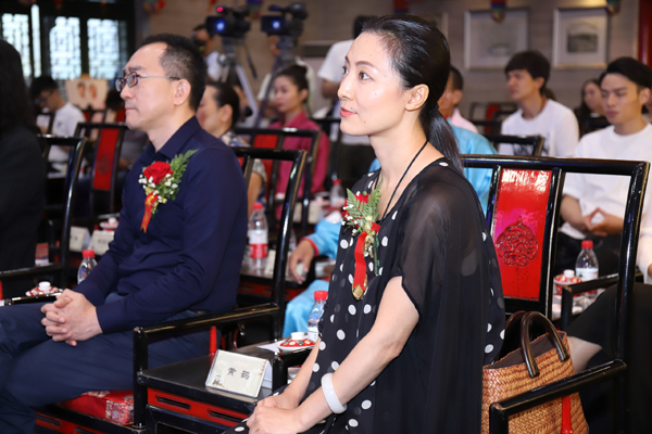 谛听文化传媒有限公司总经理李帆先生,编剧导演黄鹤女士