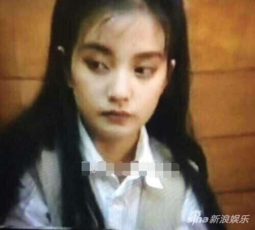 赵薇25年前龙套照曝光 大眼睛长头发水灵灵