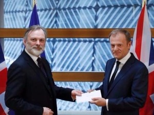 脱欧谈判进入实质性阶段 英代表空手赴会引批评