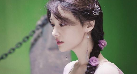 郑爽古装新剧造型曝光 淡雅不失惊艳还是那个