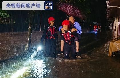 暴雨襲川 眉山多地出現洪澇災害 消防人員連夜救援