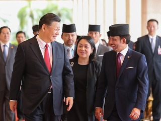 习近平同文莱苏丹哈桑纳尔举行会谈