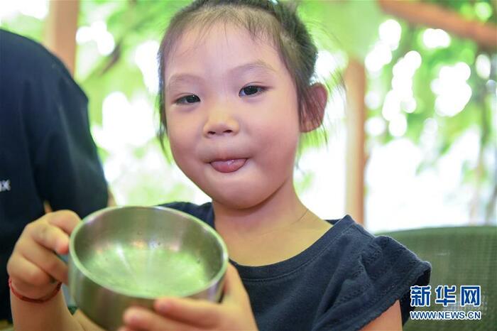 '왕훙' 음식점의 미니뚝배기 요리, 절약에 한 몫_fororder_网红店-3