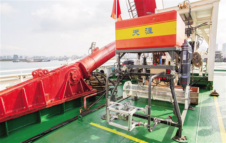 【時政】【即時快訊】深空深海探索初見成效 看海南如何"上天入海" 摘要:近年來,一批標誌性的科技創新成果讓世界對“中國創造”刮目相看。而這些科技創新成果也不乏“海南”的身影。 【時政】【即時快訊】深空深海探索初見成效 看海南如何"上天入海" 摘要:近年來,一批標誌性的科技創新成果讓世界對“中國創造”刮目相看。而這些科技創新成果也不乏“海南”的身影。