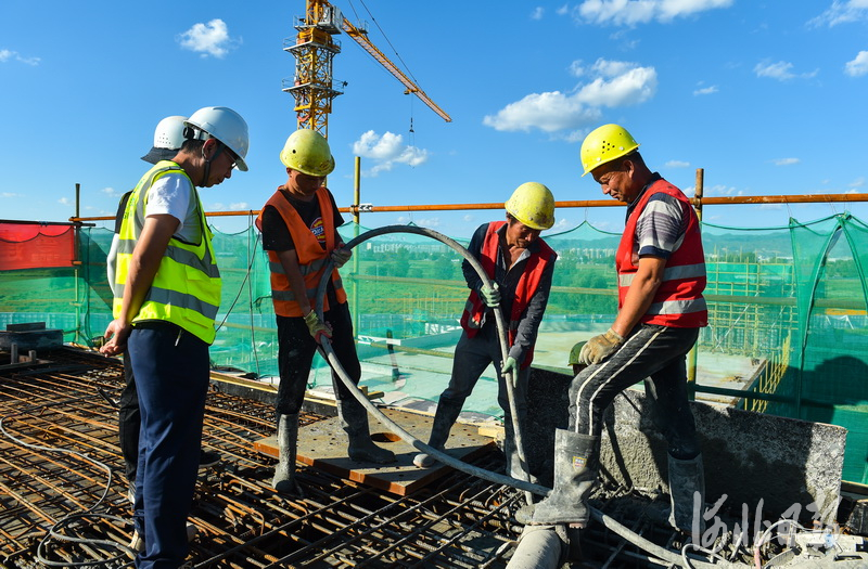 河北张家口：奥体中心游泳馆封顶