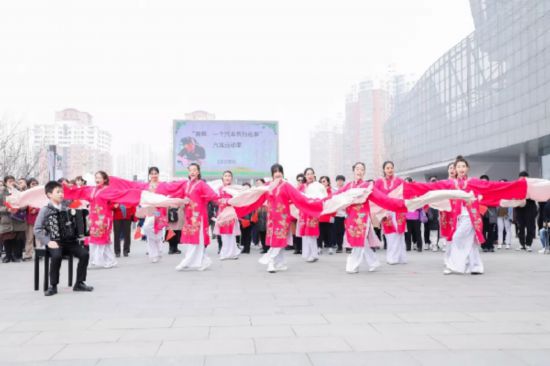 北京汽博館啟動雷鋒季活動 “掃一掃”線上看雷鋒