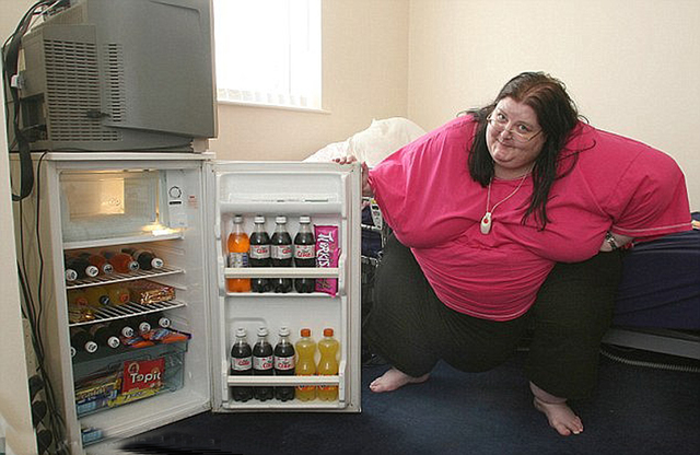 英国最胖女人死于心脏病 重508斤6年未出门(组图)