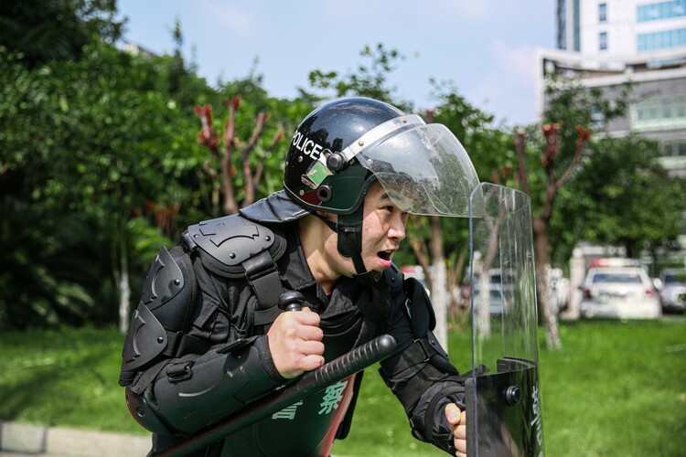 【有修改】【B】战高温斗酷暑：烈日下的重庆巴南民警