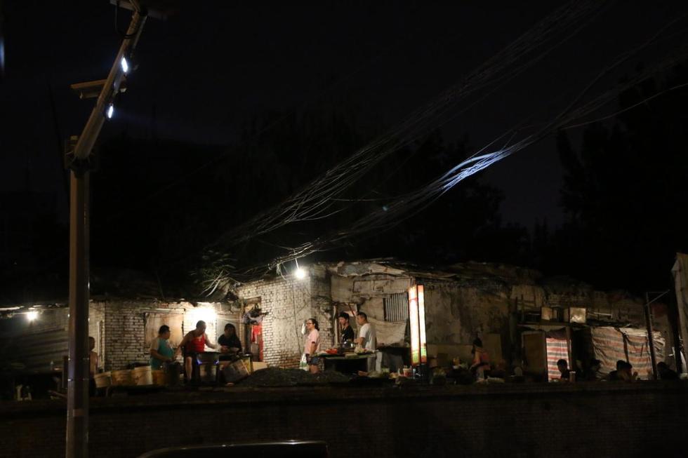 挑战日本《深夜食堂》,中国老汉卖方便面年入百万