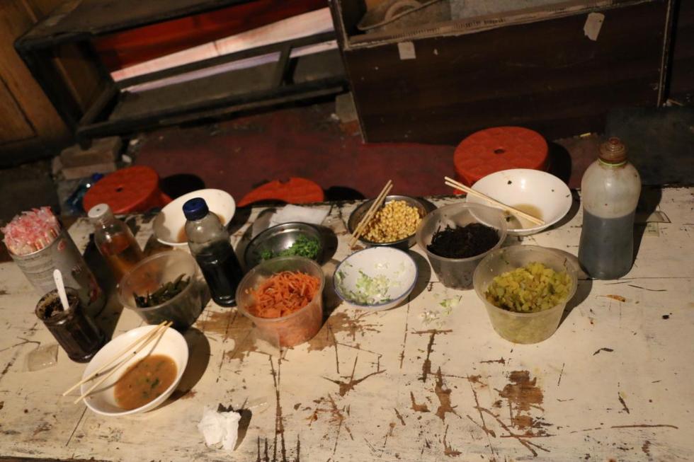 挑战日本《深夜食堂》,中国老汉卖方便面年入百万