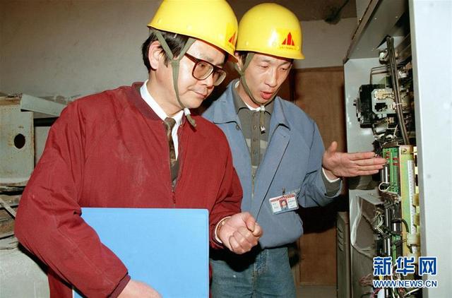 劳模徐虎:“晚上七八点钟的太阳”仍在发光发热