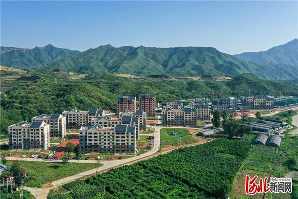 眼下,31所寄宿制学校,让阜平县偏远农村4至9年级的学生"跑着上学"成为