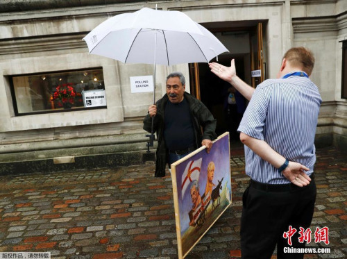 英国“脱欧公投”结果今揭晓 十字路口向左or向右?